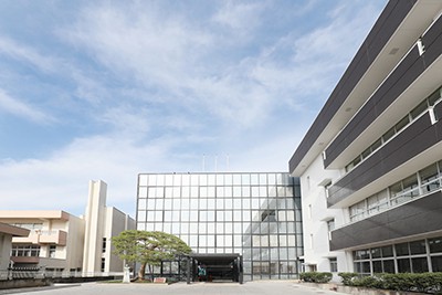 学校法人桐丘学園